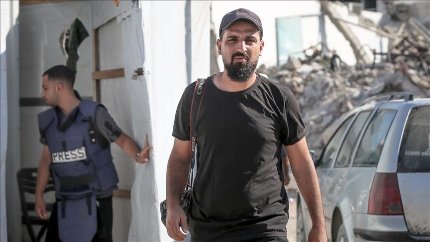 الرئيس أردوغان يعلن منح مصور الأناضول بغزة علي جاد الله جائزة رئاسية